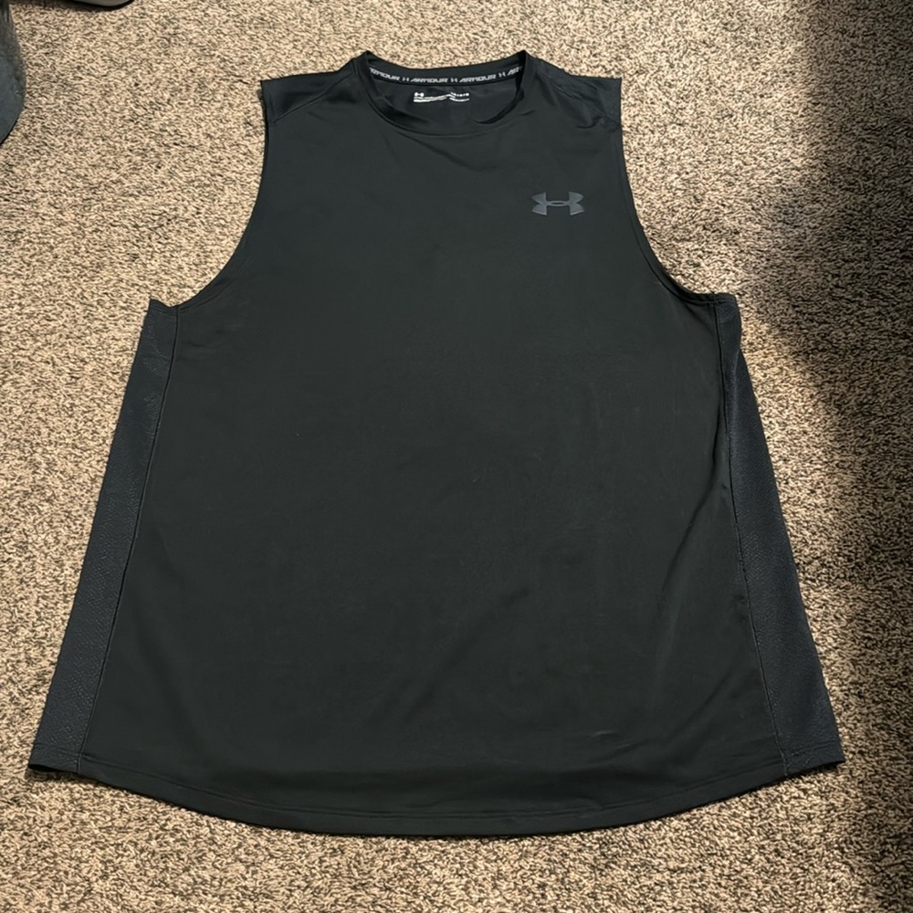 Under armour tank